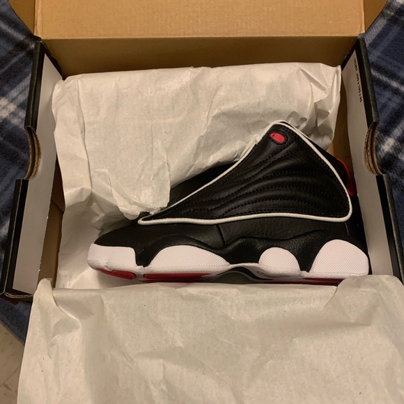 Jordan Other - Jordan Pro Strong (PS) 5.5 - 7 year old size